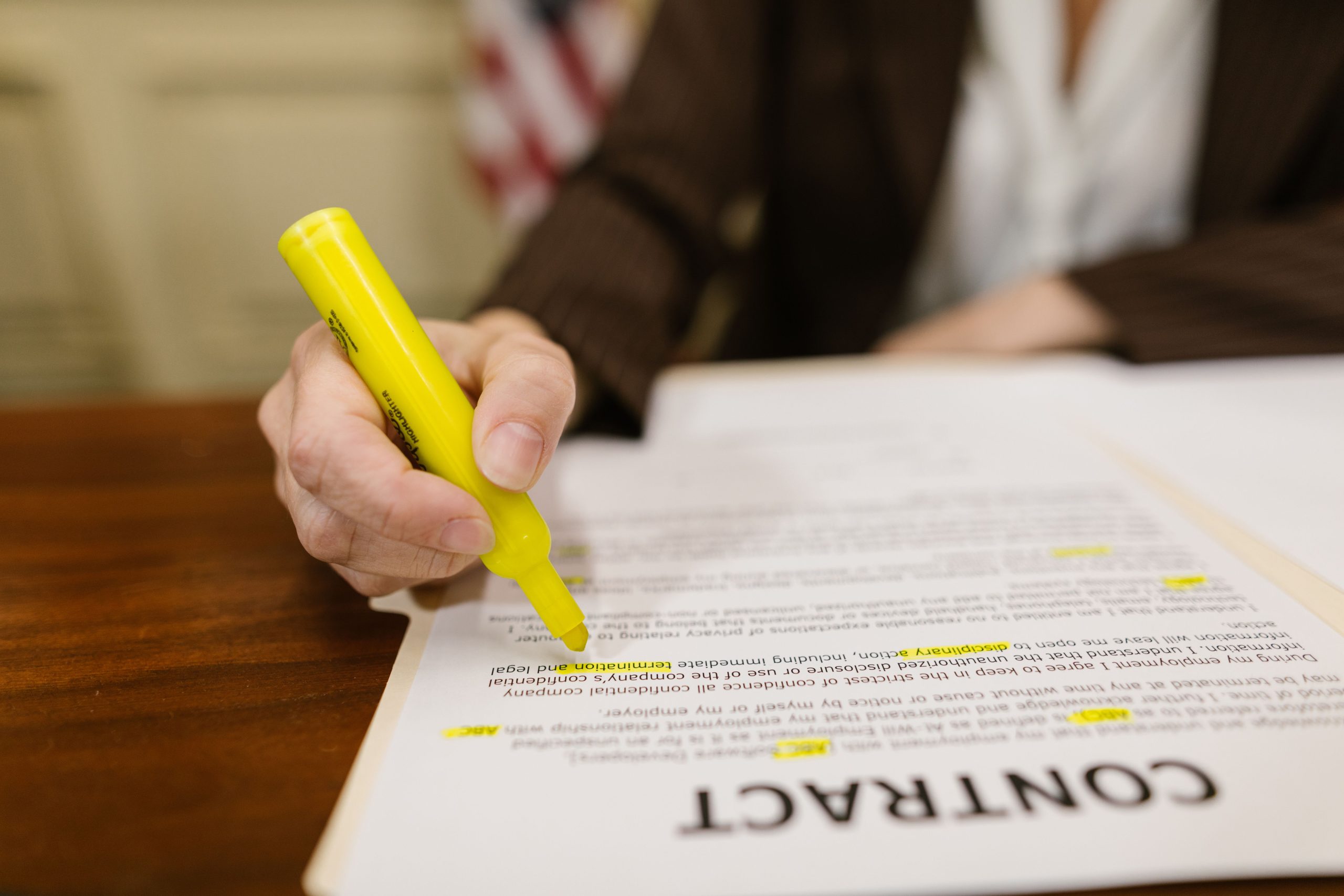 Clause de conciliation ou de médiation préalable : quand le contrat impose une étape avant de saisir le juge